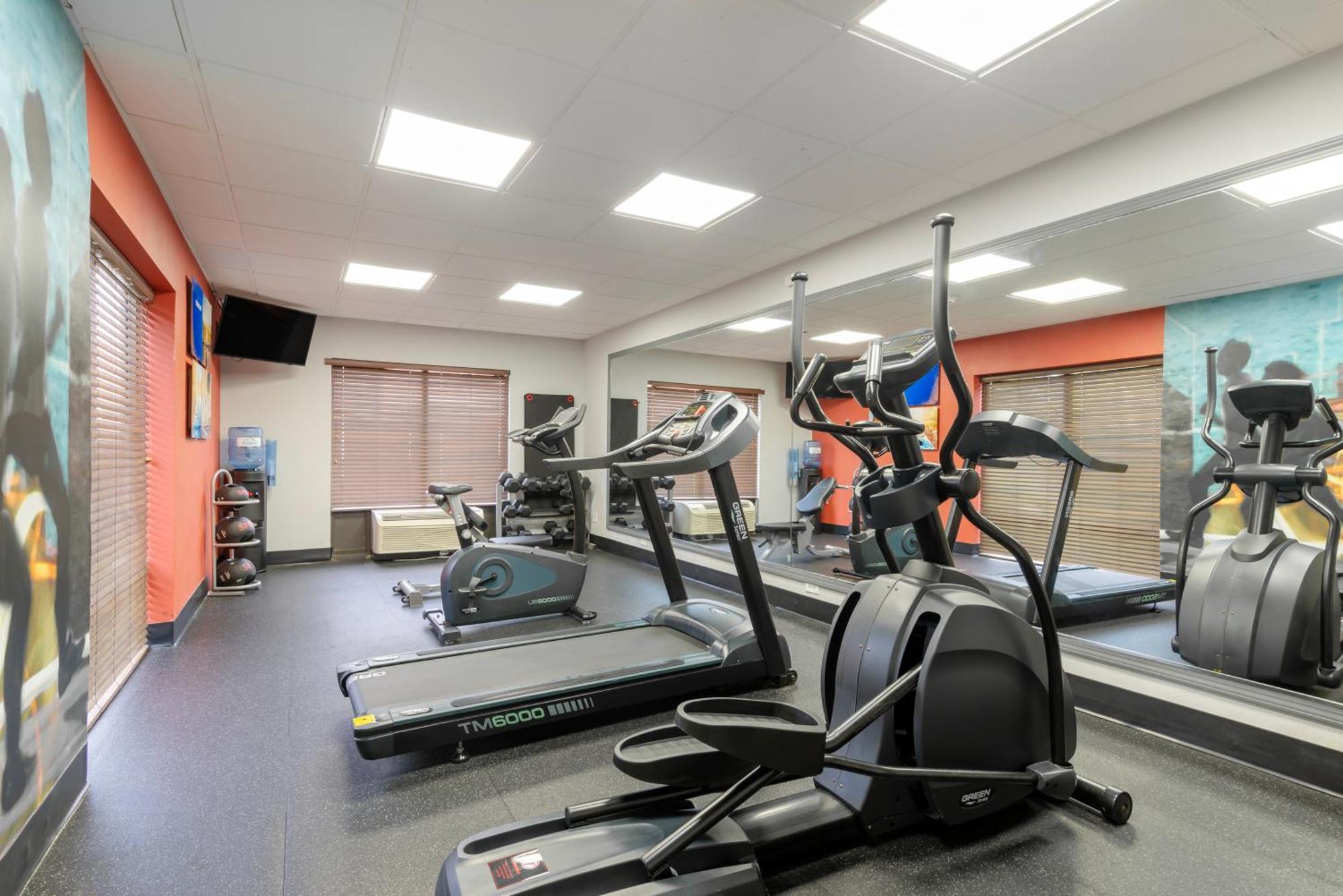 Comfort Inn & Suites Carrollton Bagian luar foto