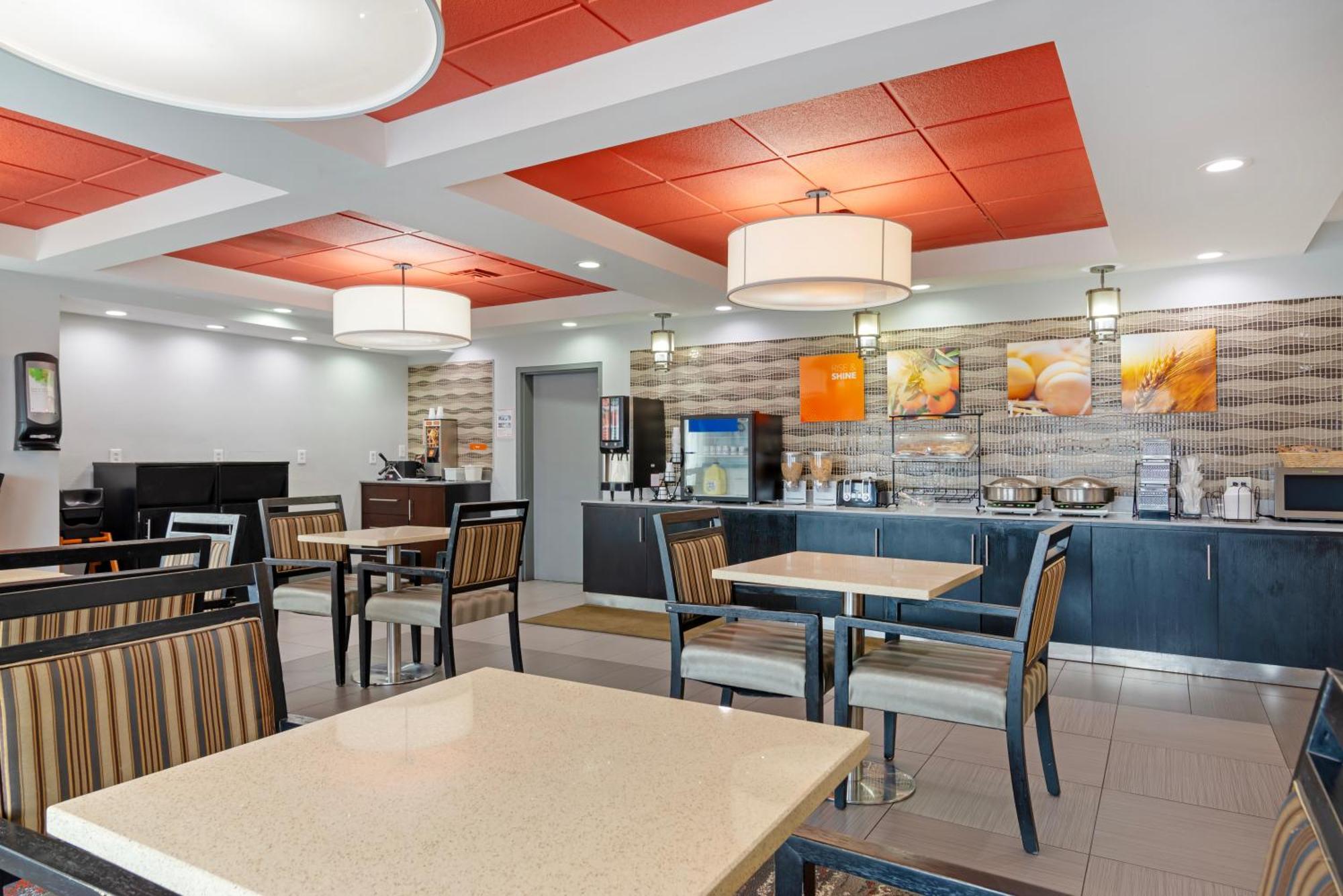 Comfort Inn & Suites Carrollton Bagian luar foto